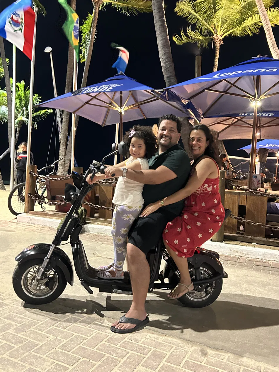 Momento em família usando a VoltGO